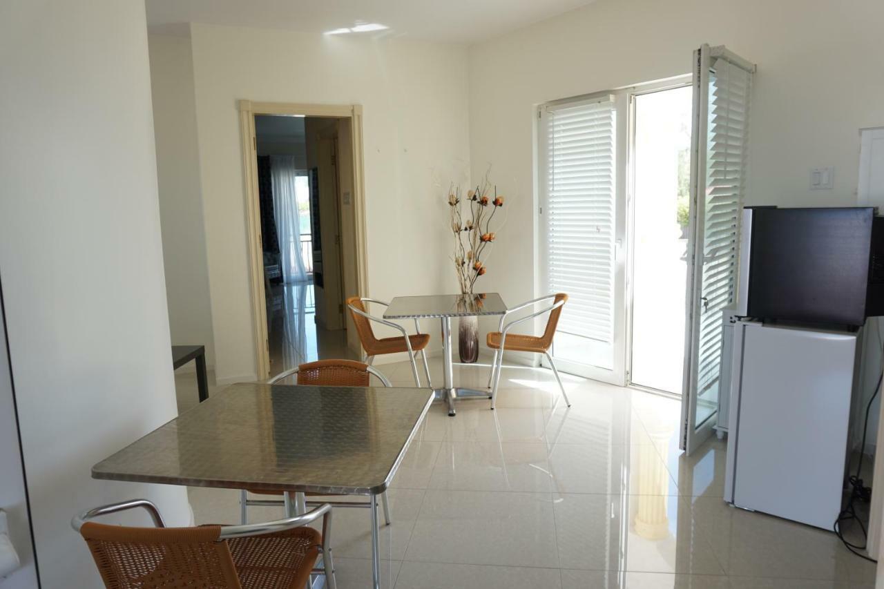 Self Contained Apartment With Private Kitchen Higher Heights, Barbados Christ Church Eksteriør bilde