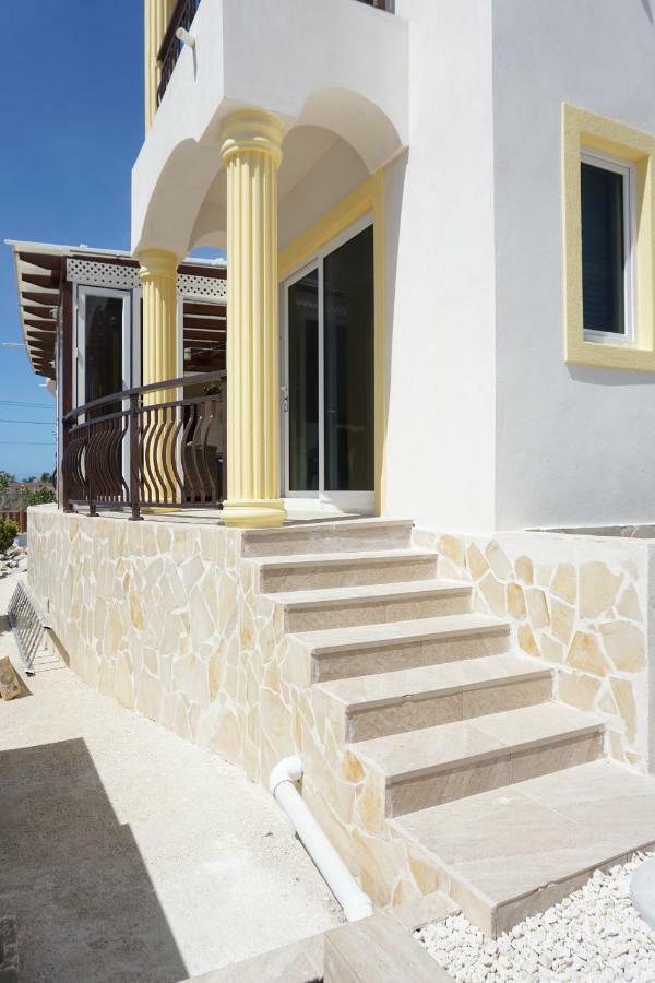 Self Contained Apartment With Private Kitchen Higher Heights, Barbados Christ Church Eksteriør bilde