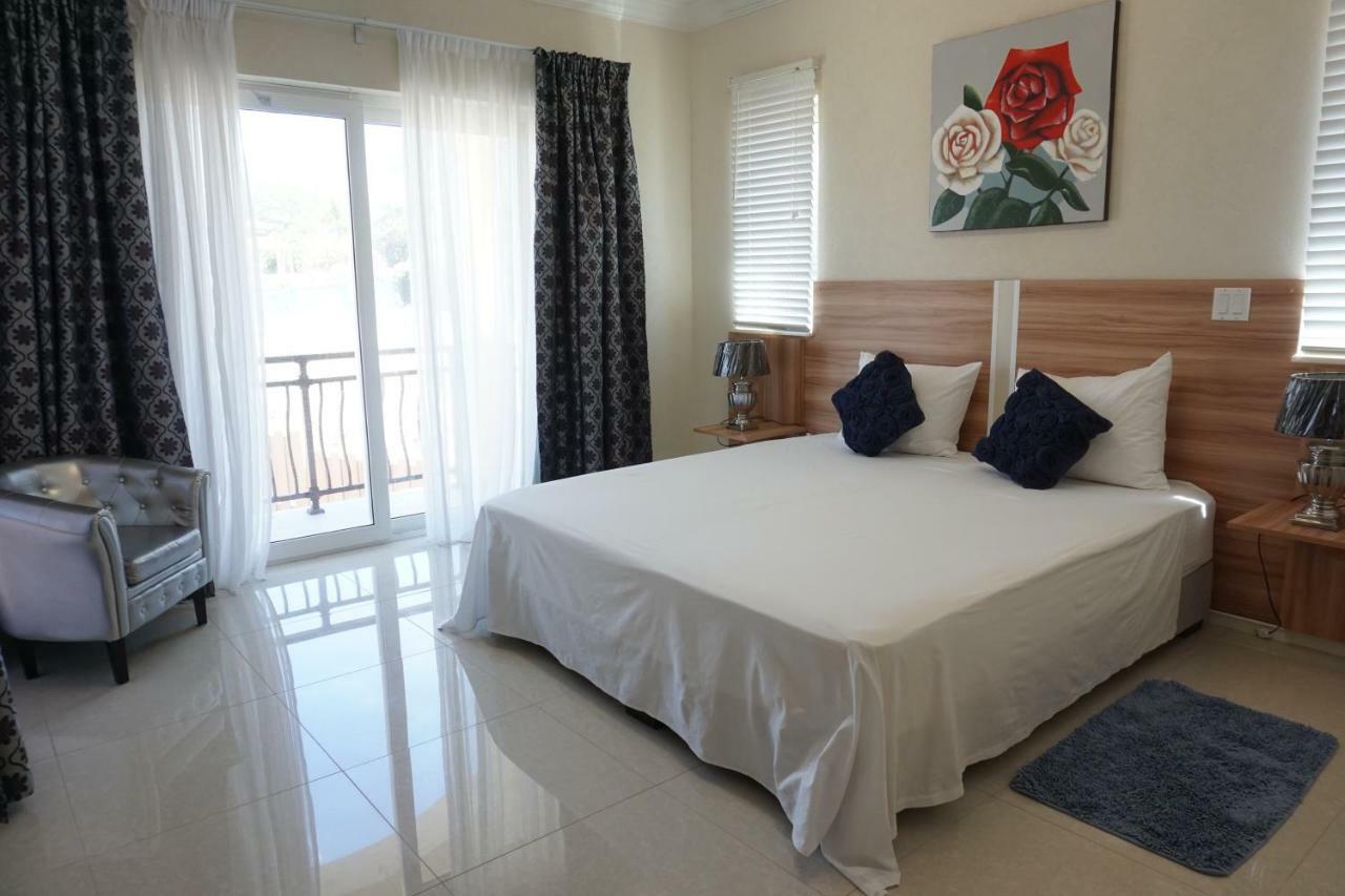 Self Contained Apartment With Private Kitchen Higher Heights, Barbados Christ Church Eksteriør bilde