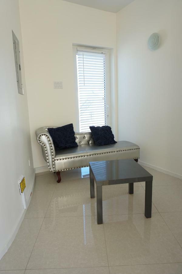 Self Contained Apartment With Private Kitchen Higher Heights, Barbados Christ Church Eksteriør bilde