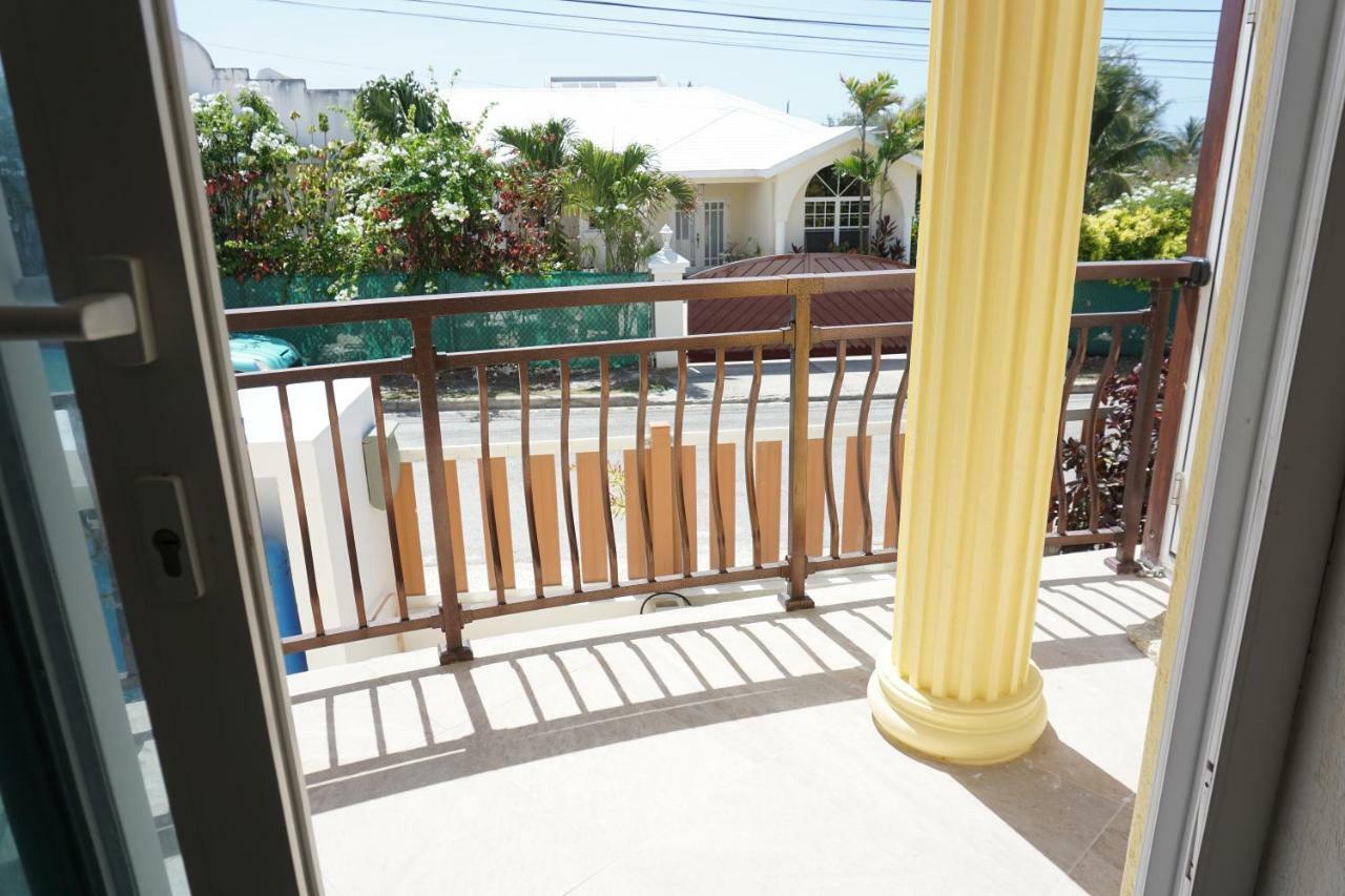Self Contained Apartment With Private Kitchen Higher Heights, Barbados Christ Church Eksteriør bilde